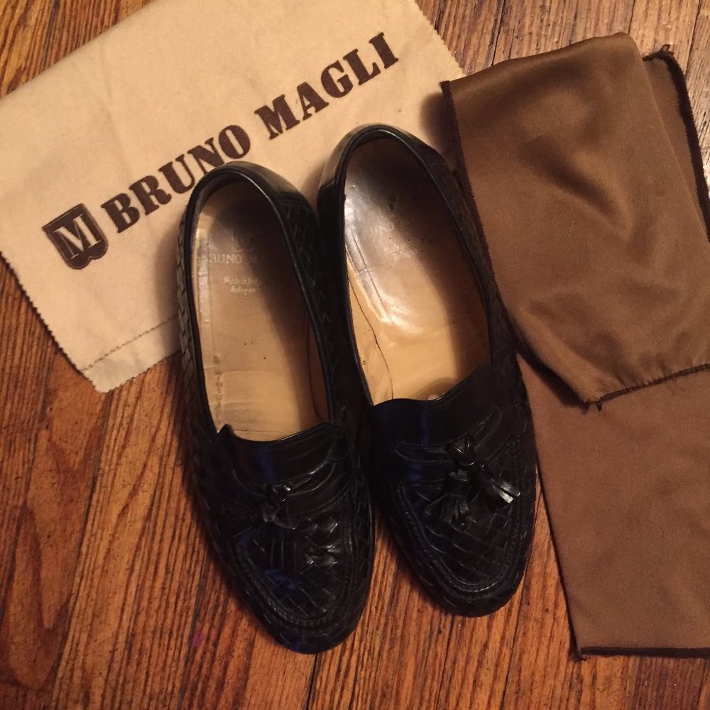 Bruno Magli Black woven leather loafer size 9.5